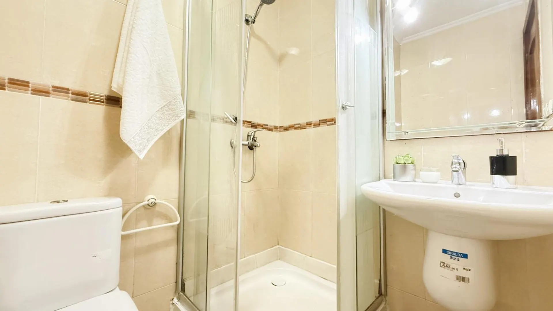 Cosy Sunny 2Br - Central Near Train And Tram Casablanca 0*,  Morocco
